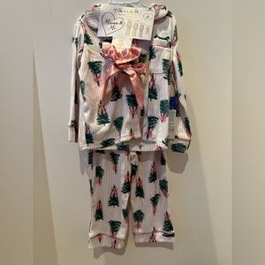 VIRAL!! Tahari Kids Christmas Pajamas with Bow Scrunchie- Size 2T- NWT